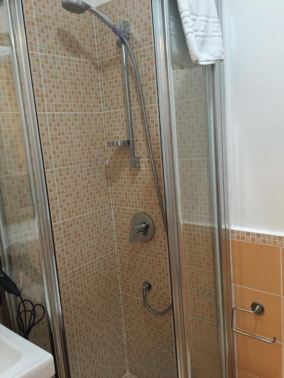 B&B Le Vibrazioni Roma Phòng bức ảnh